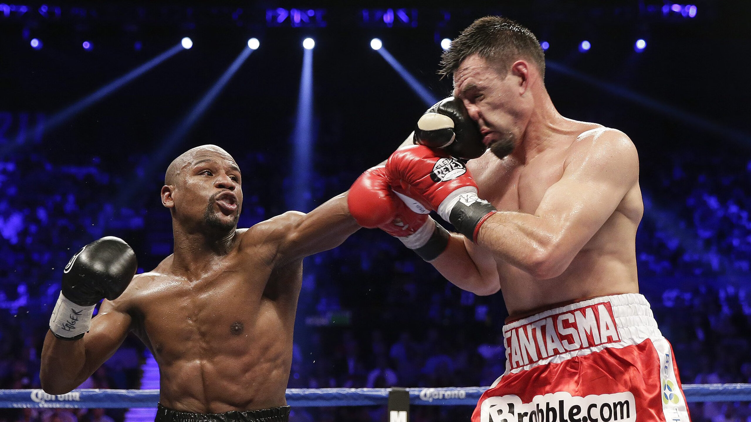 拉恩：在快速反击中，他是全黑队的“先锋”，每次带球都为球队创造奇迹