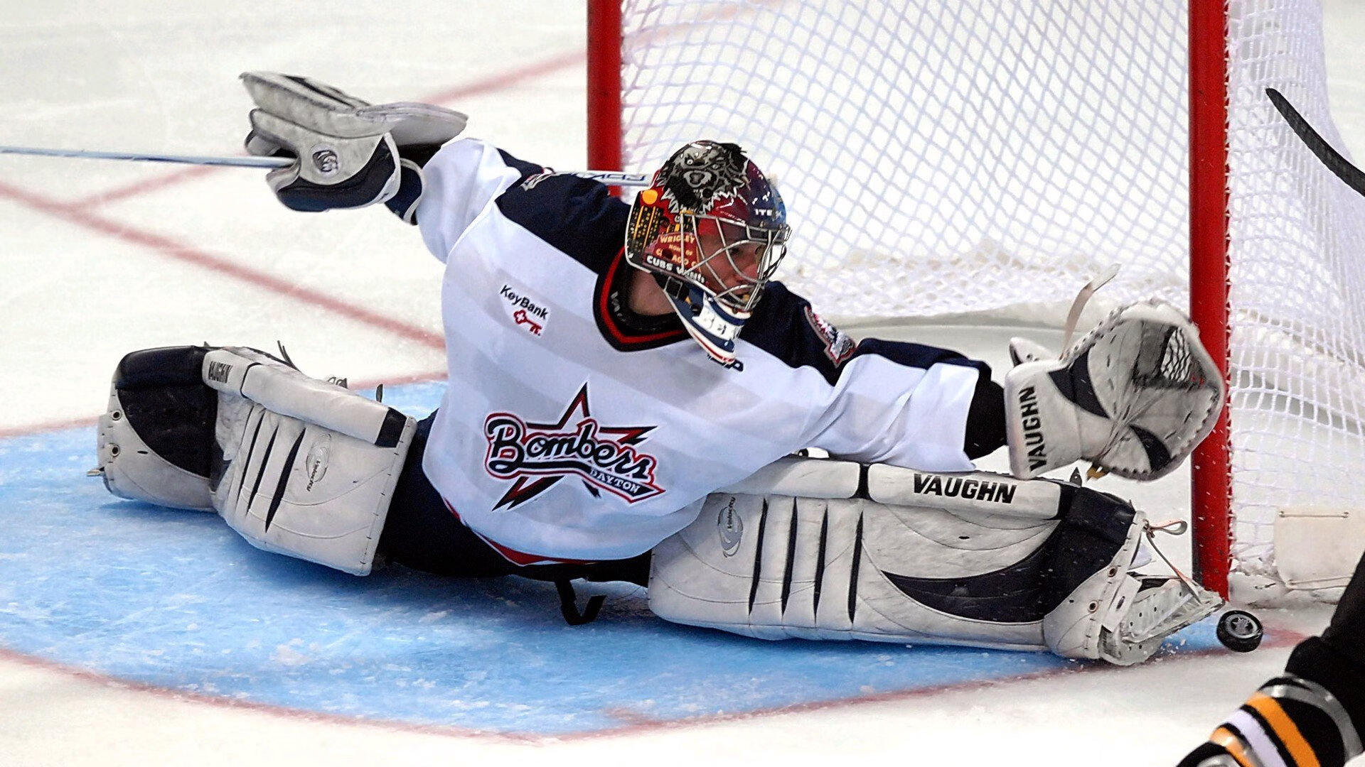 教练组宣布赛后战术调整计划，教练把比赛的规则又详细的说了一遍